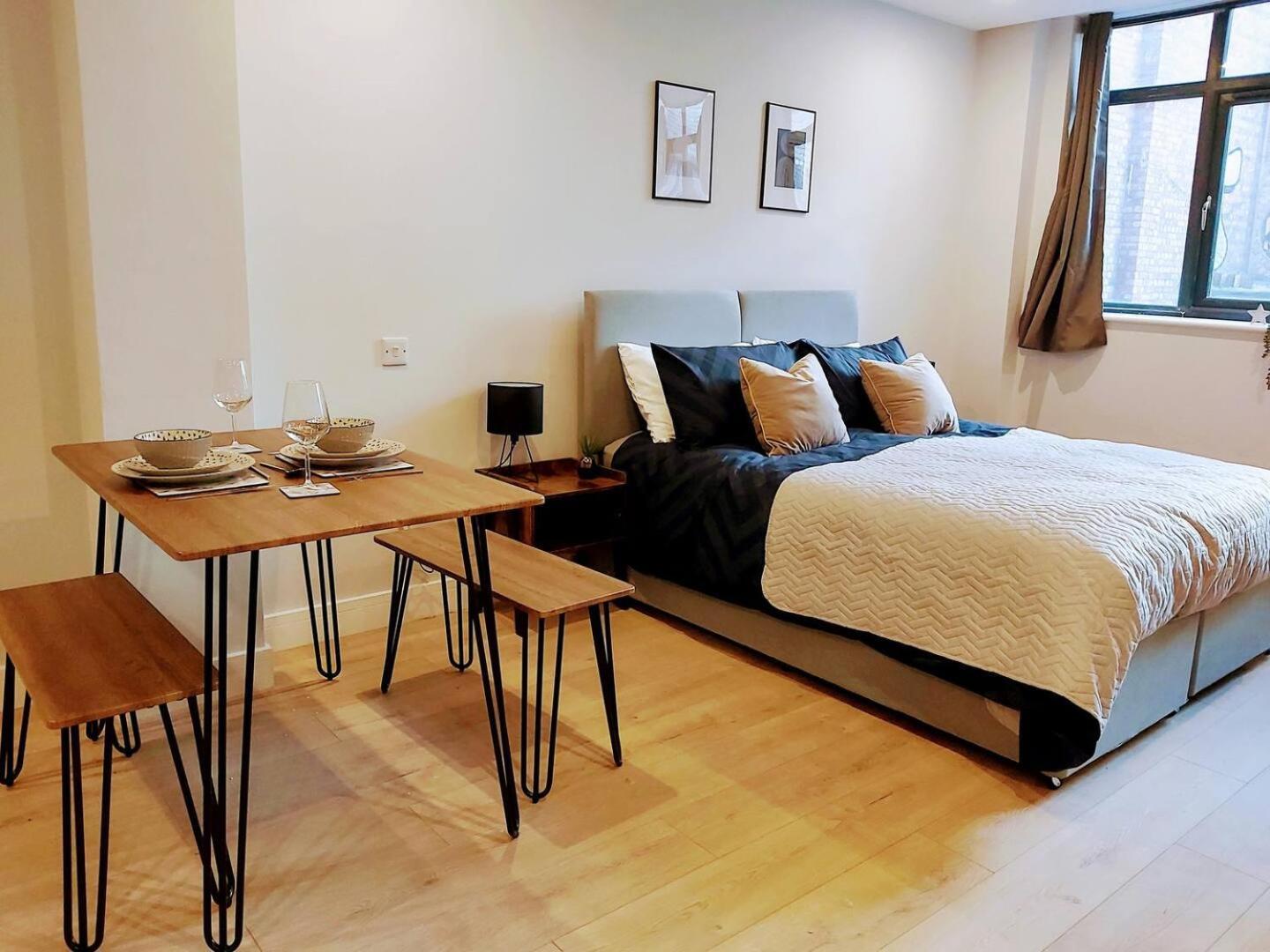 Market Haven Deluxe Studios Town Centre With Netflix, Business & Leisure Travellers Northampton Eksteriør bilde