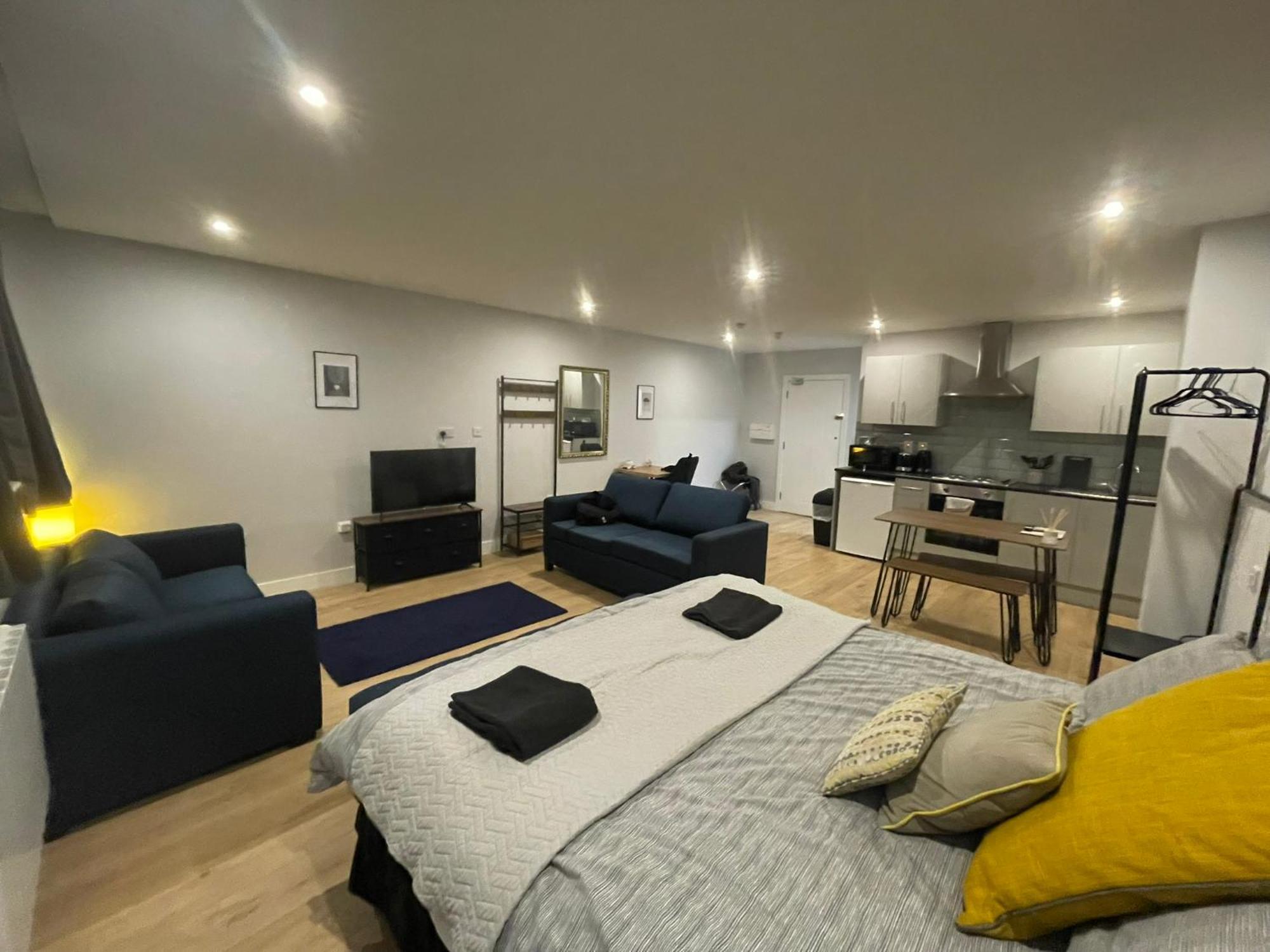 Market Haven Deluxe Studios Town Centre With Netflix, Business & Leisure Travellers Northampton Eksteriør bilde